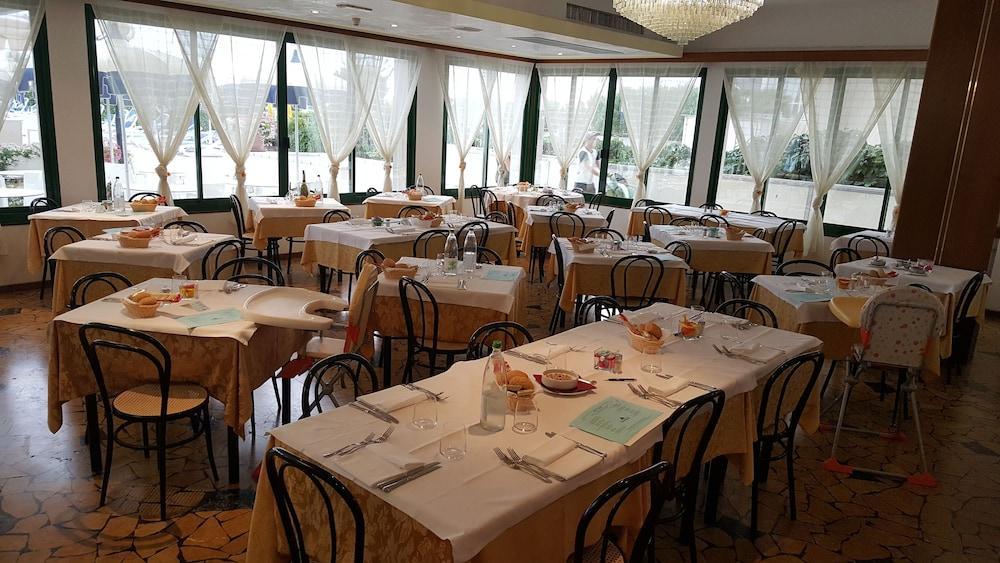 Hotel Florida Lido di Jesolo Exterior photo