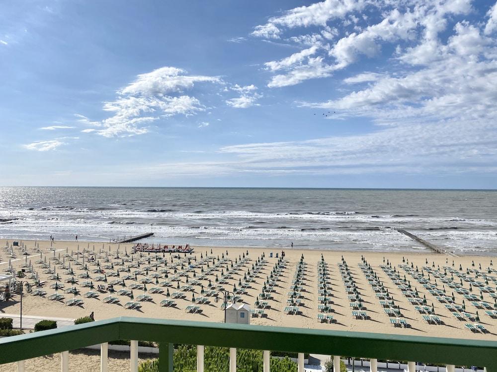 Hotel Florida Lido di Jesolo Exterior photo